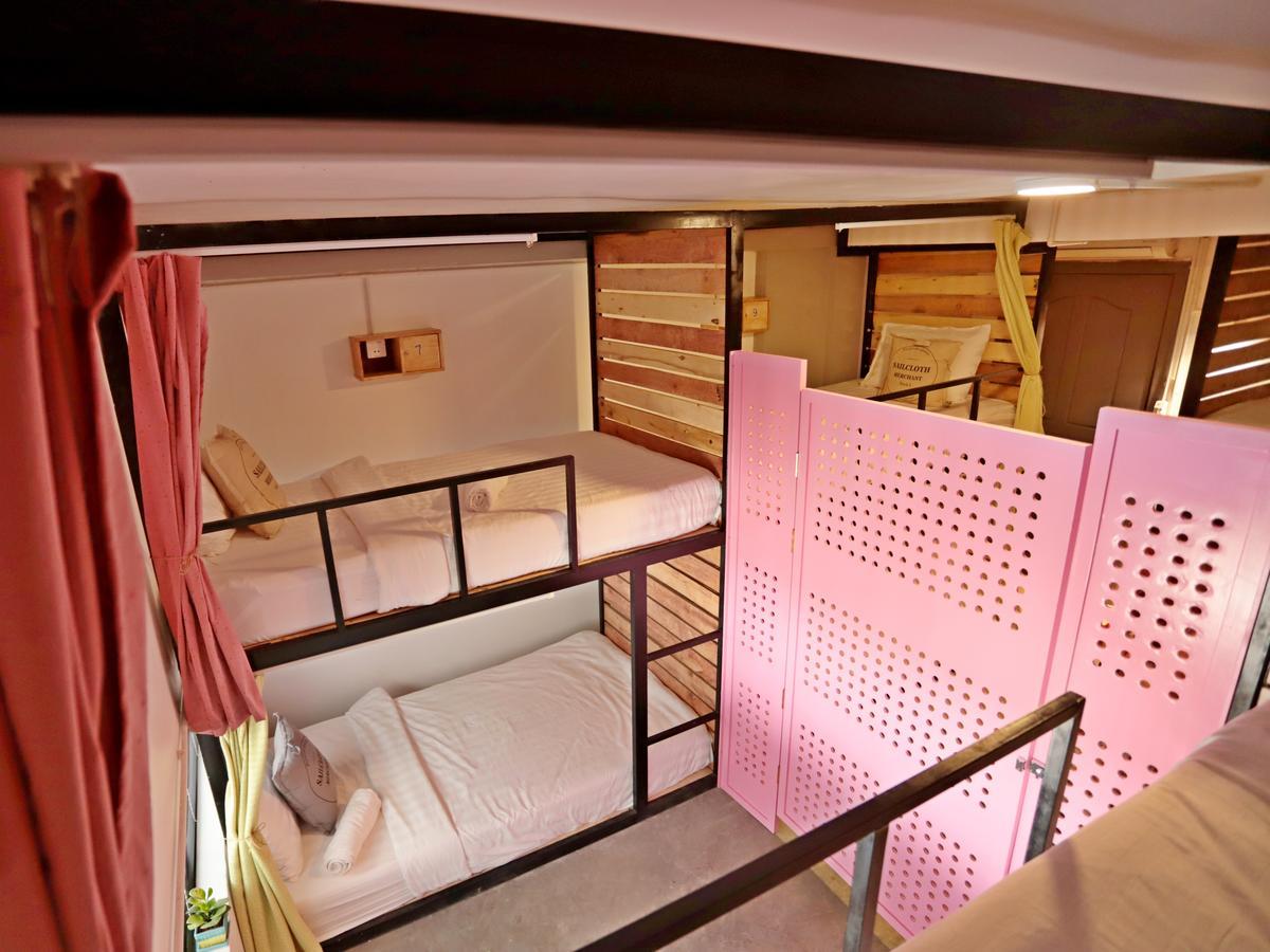 Oops Hostel Сіємреап Екстер'єр фото